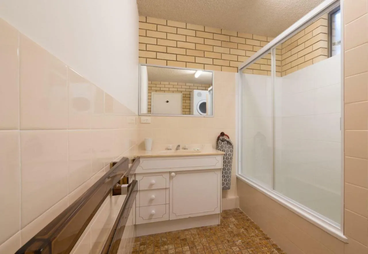 Golden Shores Unit 3 21 Landsborough Parade Καλούντρα